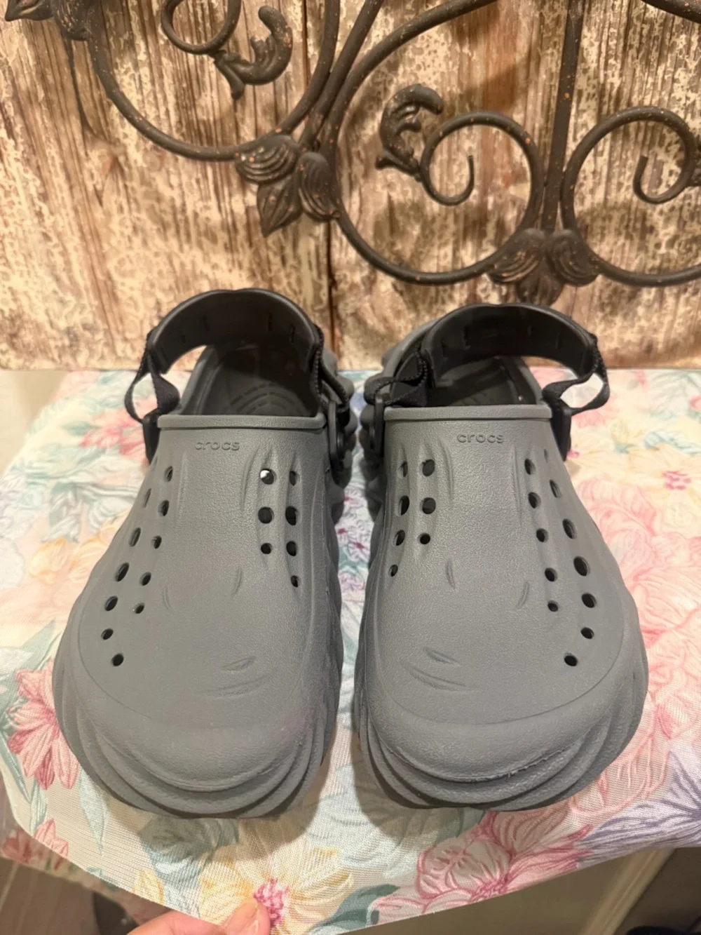 Crocs Clogs Unisex Mens 8women Size 10  Echo Sandals